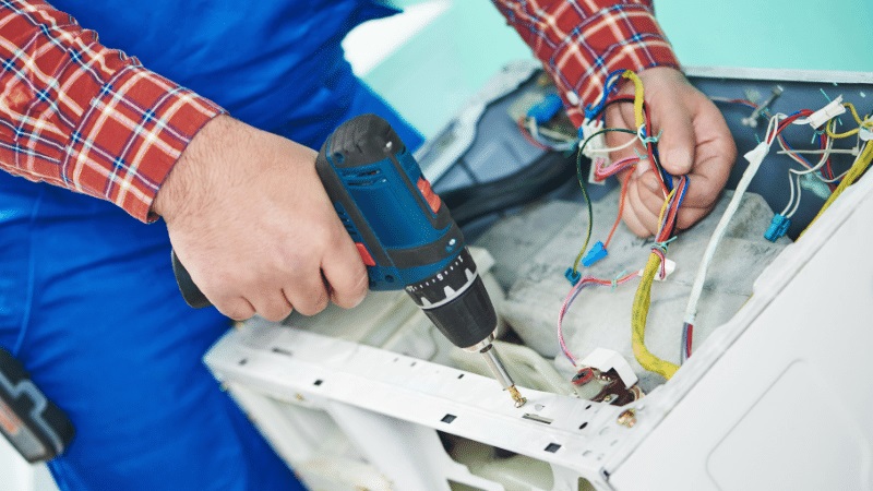 İzmir Beko Beko çamaşır makinesi kart tamiri – Su almama arızası orijinal parça ile giderildi. - Teknik servis örneği